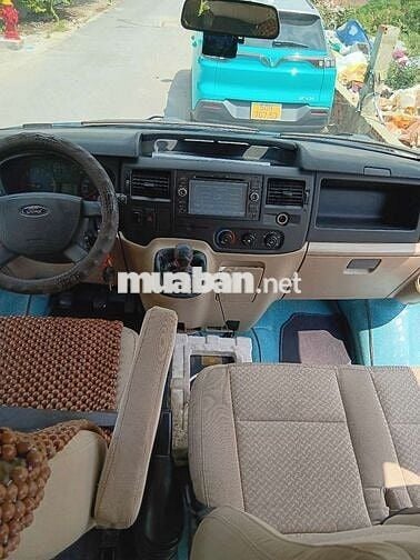 Ford Transit đời 2016_ 6 chỗ _ 900kg