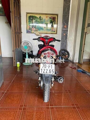 Jupiter gravita xe zin từ đầu tới đuôi