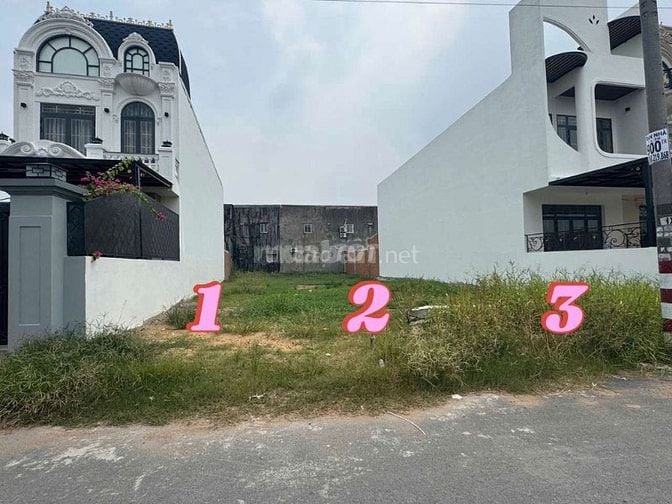 GIẢM GIÁ MẠNH!!BÁN NGAY LÔ ĐẤT MT ĐƯỜNG 110M2 TÂN PHÚ TRUNG, SHR 860TR
