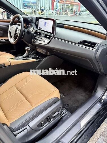 LEXUS ES250 - 2023 - 5000 km
