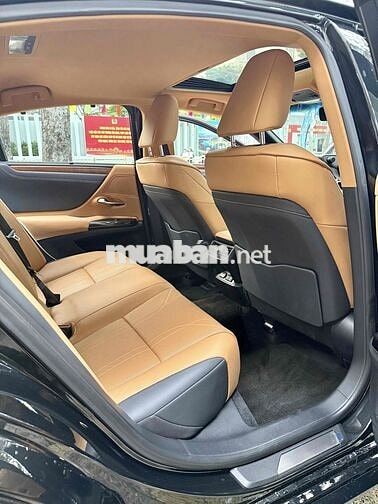 LEXUS ES250 - 2023 - 5000 km