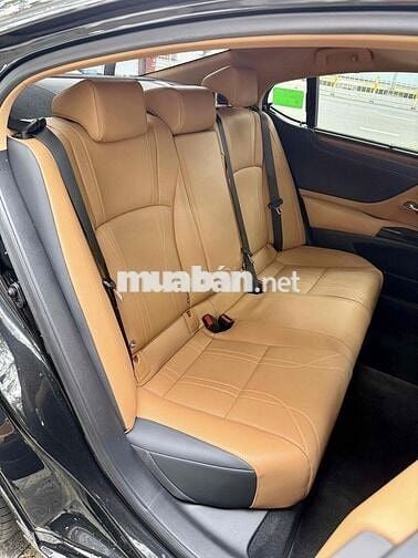 LEXUS ES250 - 2023 - 5000 km