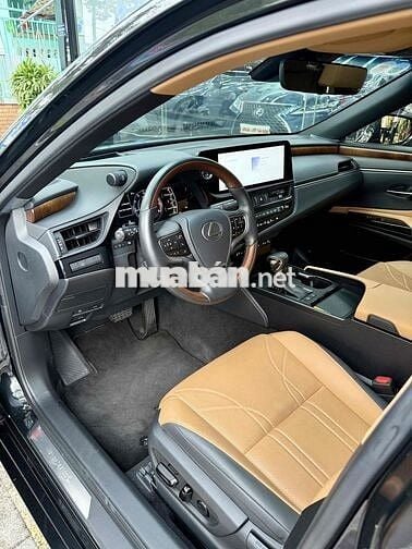 LEXUS ES250 - 2023 - 5000 km