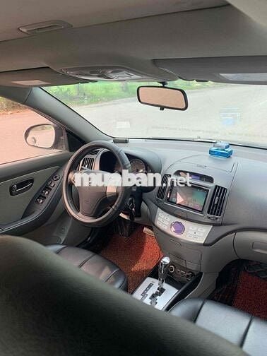 Hyundai Avante 2011 2.0 AT - 124000 km