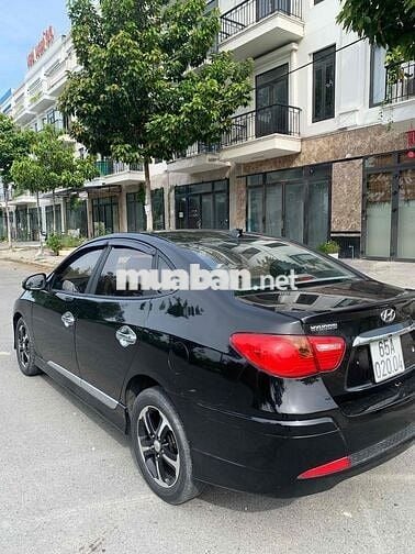 Hyundai Avante 2011 2.0 AT - 124000 km