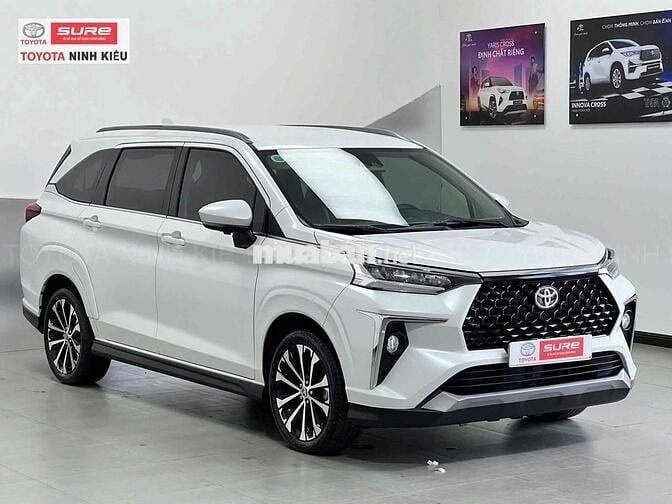 Toyota Veloz Cross 2022 CVT Top - 76000 km