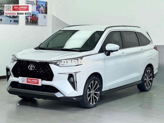 Toyota Veloz Cross 2022 CVT Top - 76000 km