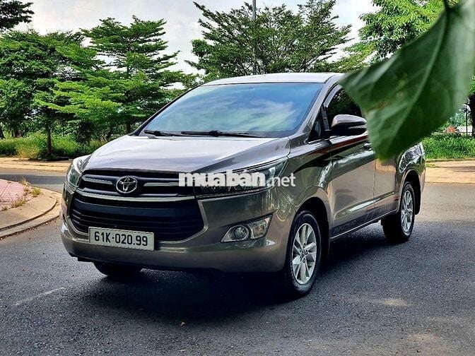 Toyota Innova 2017 2.0E - Phom mới