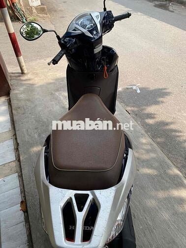 mình cần bán chiếc xe máy lead 125 xe chính chủ