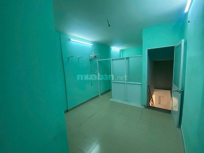 Cho thuê nhà gần chợ Phạm Văn Hai, P.3, Tân Bình, 4x9m, 1 lầu