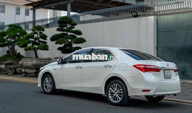 Toyota Corolla Altis 1.8 G 2015 - màu trắng