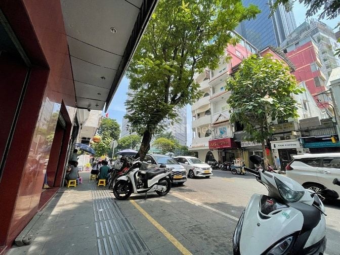 Cho thuê gấp Tòa Nhà MT Phạm Viết Chánh, Quận 1, HCM, dtsd 1200m2