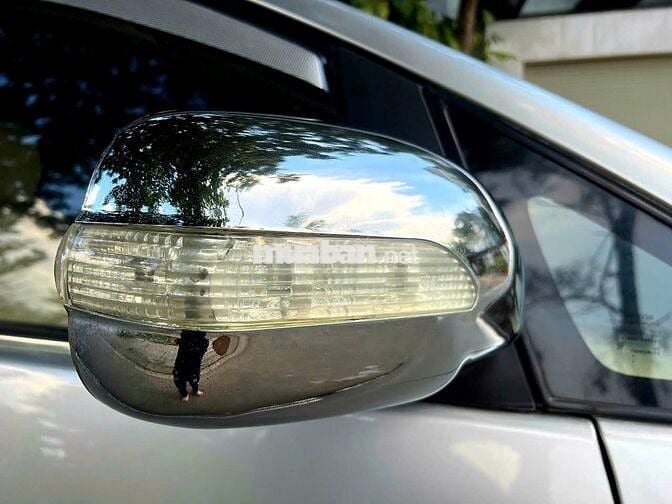Toyota Innova 2011 G - Ghi bạc đẹp