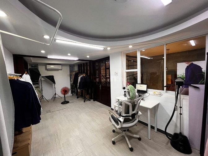 12tr về 8,9tr MB Lửng 30m2 lối đi riêng 12 Ng Thị Minh Khai Q1có để xe