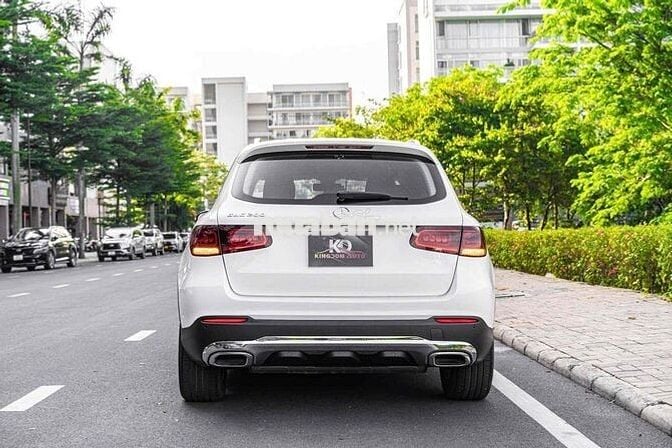 GLC200 Facelift Model 2022 màu trắng cá nhân 1 chủ