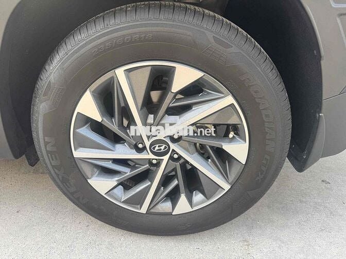 Hyundai Tucson 2023 2.0 AT Đặc biệt - 9000 km