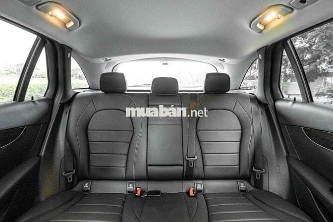 GLC200 Facelift Model 2022 màu trắng cá nhân 1 chủ