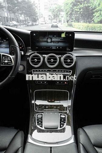 GLC200 Facelift Model 2022 màu trắng cá nhân 1 chủ