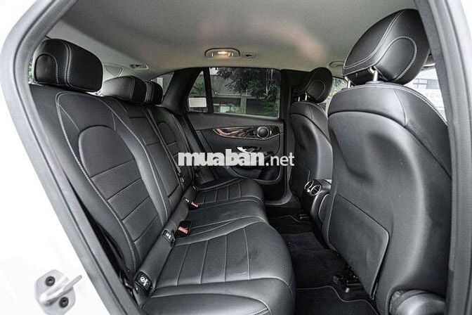 GLC200 Facelift Model 2022 màu trắng cá nhân 1 chủ