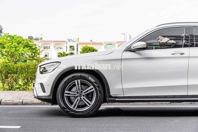 GLC200 Facelift Model 2022 màu trắng cá nhân 1 chủ