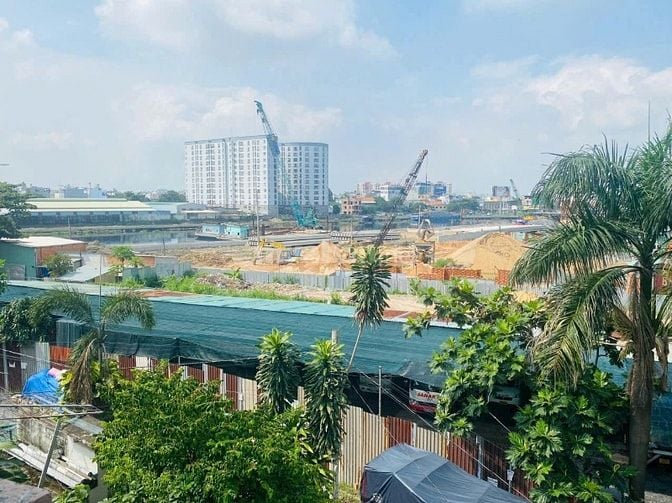 Kẹt tiền bán gấp nhà mặt tiền giá cực tốt 1tr2L 5x22, 7 đg Nguyễn Thị 