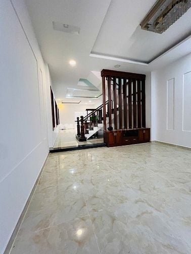 Kẹt tiền bán gấp nhà mặt tiền giá cực tốt 1tr2L 5x22, 7 đg Nguyễn Thị 