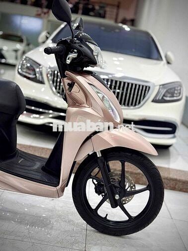 Vision 2024 bản Bánh Lớn màu hot ( chính chủ ký )