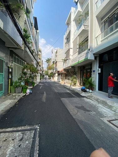 Nhà cho thuê nguyên căn mặt tiền nội bộ 22/46 Lữ Gia gần ĐH Bách Khoa.