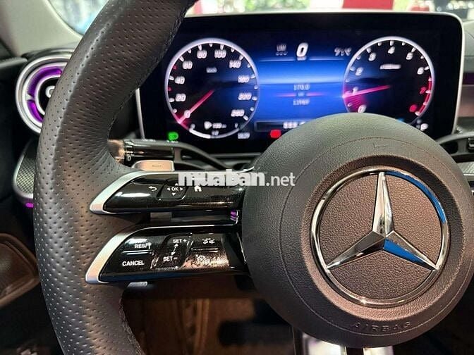Mercedes Benz C Class 2022 C300 AMG - 14000 km
