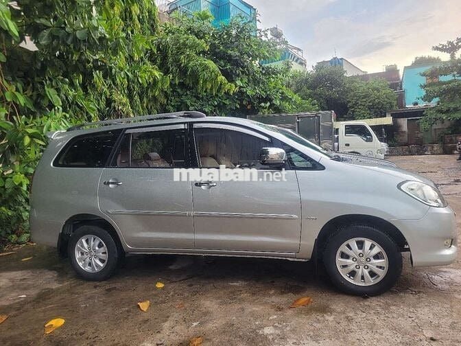 Toyota Innova 2010 V - 130 km