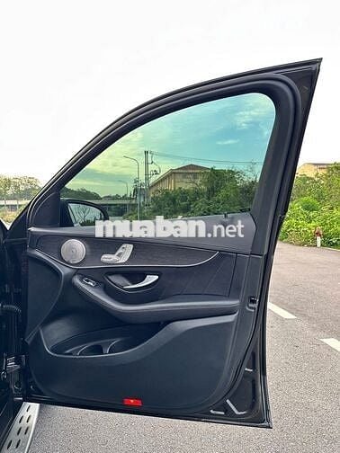 Bán Mercedes GLC 300 4MATIC,đời 2022