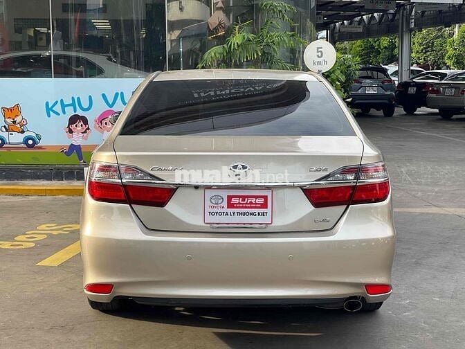 Toyota Camry 2.0E 2016