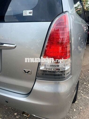 Toyota Innova 2010 V - 130 km