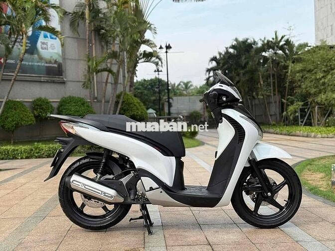 SH125i VN Form Ý Trắng Đen Sporty Date 2010 BSTP