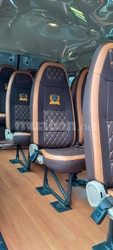 Cần bán xe 16 chỗ Ford Transit 2019