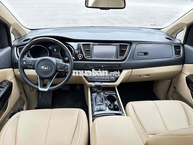Kia Sedona 2017 2.2L DATH - 97000 km