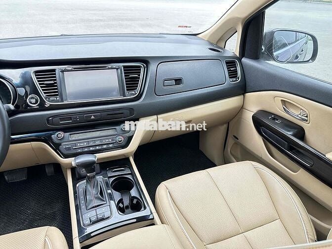 Kia Sedona 2017 2.2L DATH - 97000 km