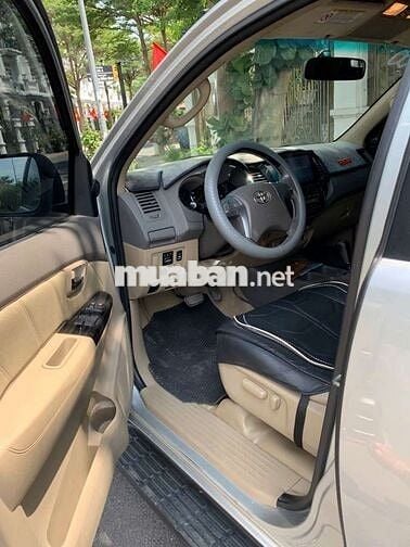 Gia đình cần bán xe Toyota Fortuner bản V full