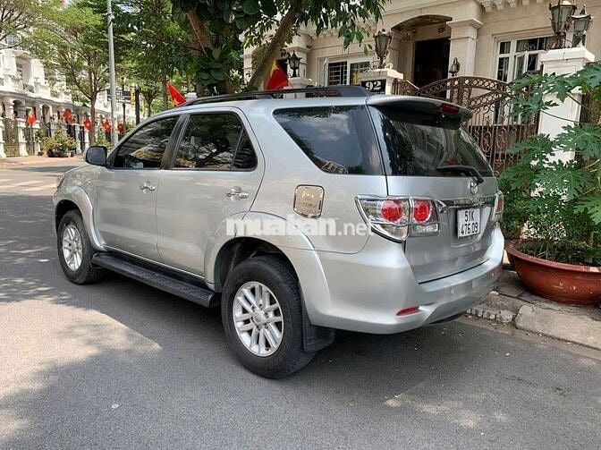 Gia đình cần bán xe Toyota Fortuner bản V full