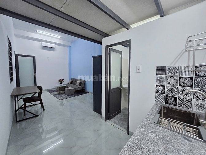 Phòng đầy đủ nội thất, mới xây ngay Phạm Văn Đồng, 30m2 rộng rãi