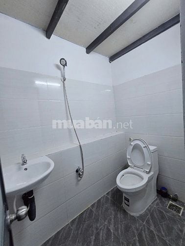 Phòng đầy đủ nội thất, mới xây ngay Phạm Văn Đồng, 30m2 rộng rãi