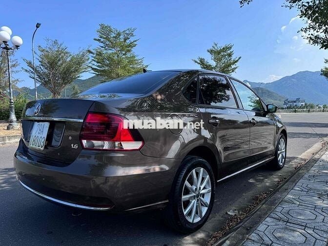 Volkswagen Polo 2017 1.6 Sedan - 78000 km