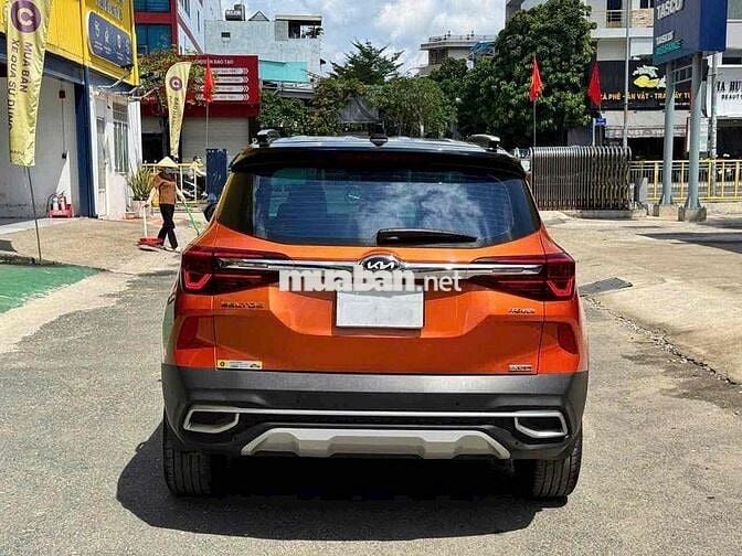 Kia Seltos 2020 1.4L Premium  - 460000 km