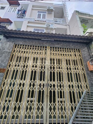 Nhà 3 tầng sổ riêng ở Huỳnh Tấn Phát, Tân Phú Q7