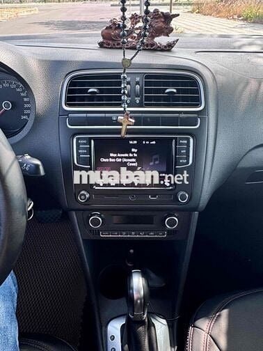 Volkswagen Polo 2017 1.6 Sedan - 78000 km