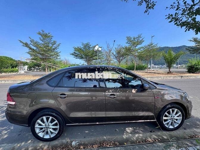 Volkswagen Polo 2017 1.6 Sedan - 78000 km