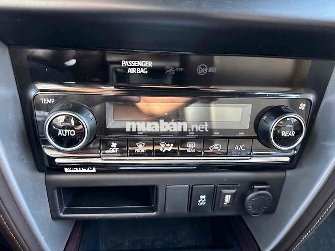 Toyota Fortuner 2017 2.7V 4x2 AT - 61000 km