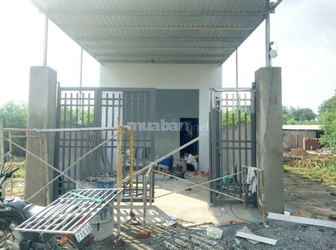 Kẹt tiền nên bán căn nhà 122m2 ở xã Tân Phú Trung - Củ Chi giá 720 tri