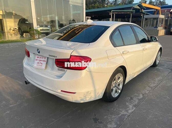 BMW 3 Series 2012 320i Convertible - 130000 km