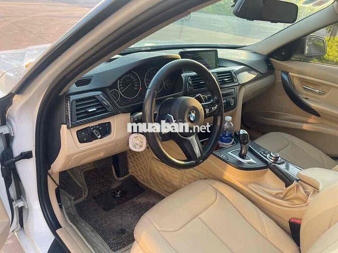 BMW 3 Series 2012 320i Convertible - 130000 km